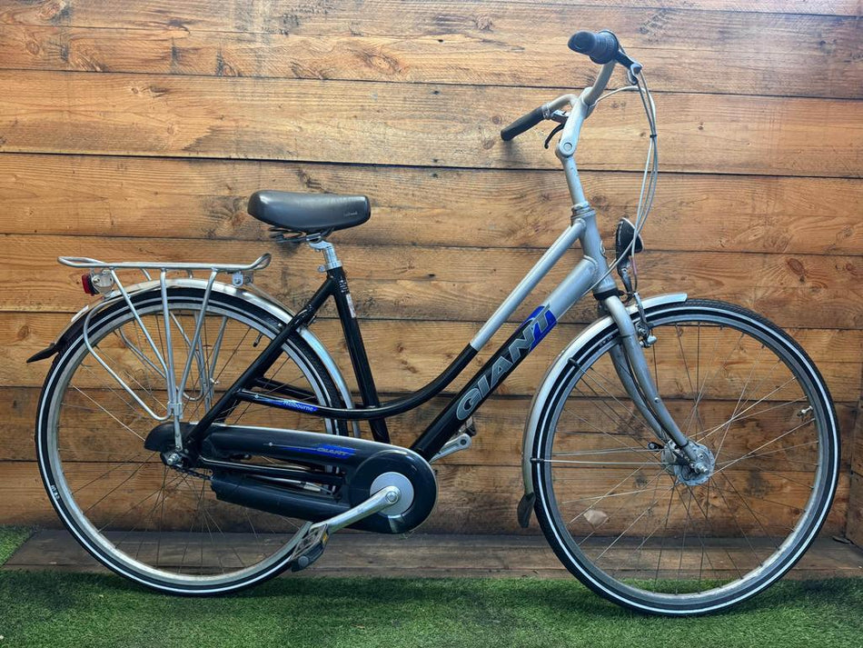 Giant Melbourne 7v 28inch 50cm