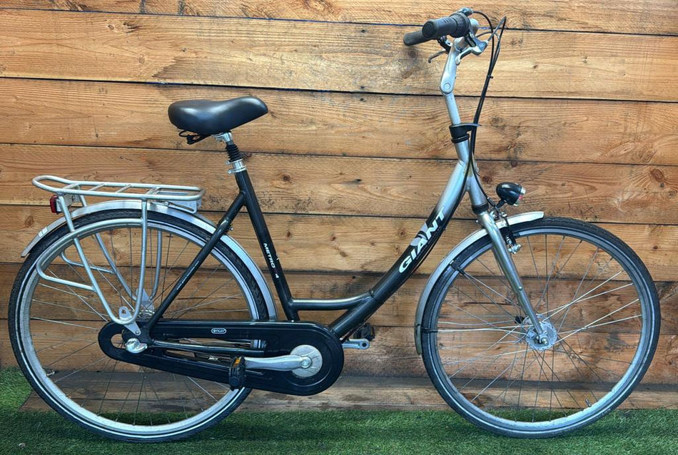 Giant Metro-4 3v 28inch 56cm